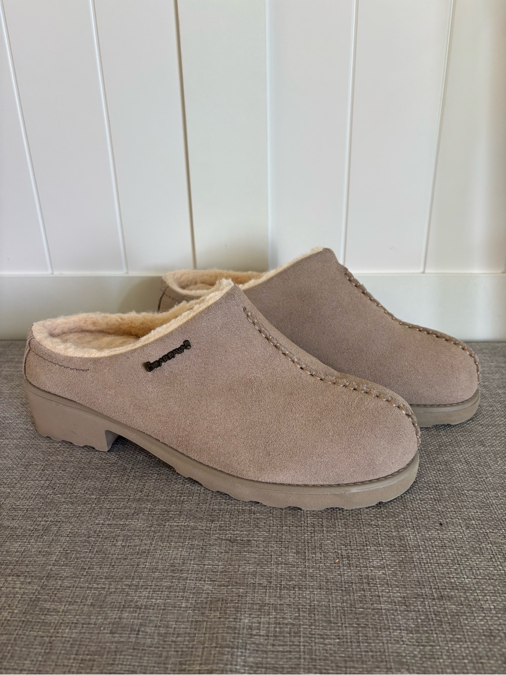 Bearpaw Emily Women’s Taupe Suede Wool Blend Lined Clogs Mules Size 9